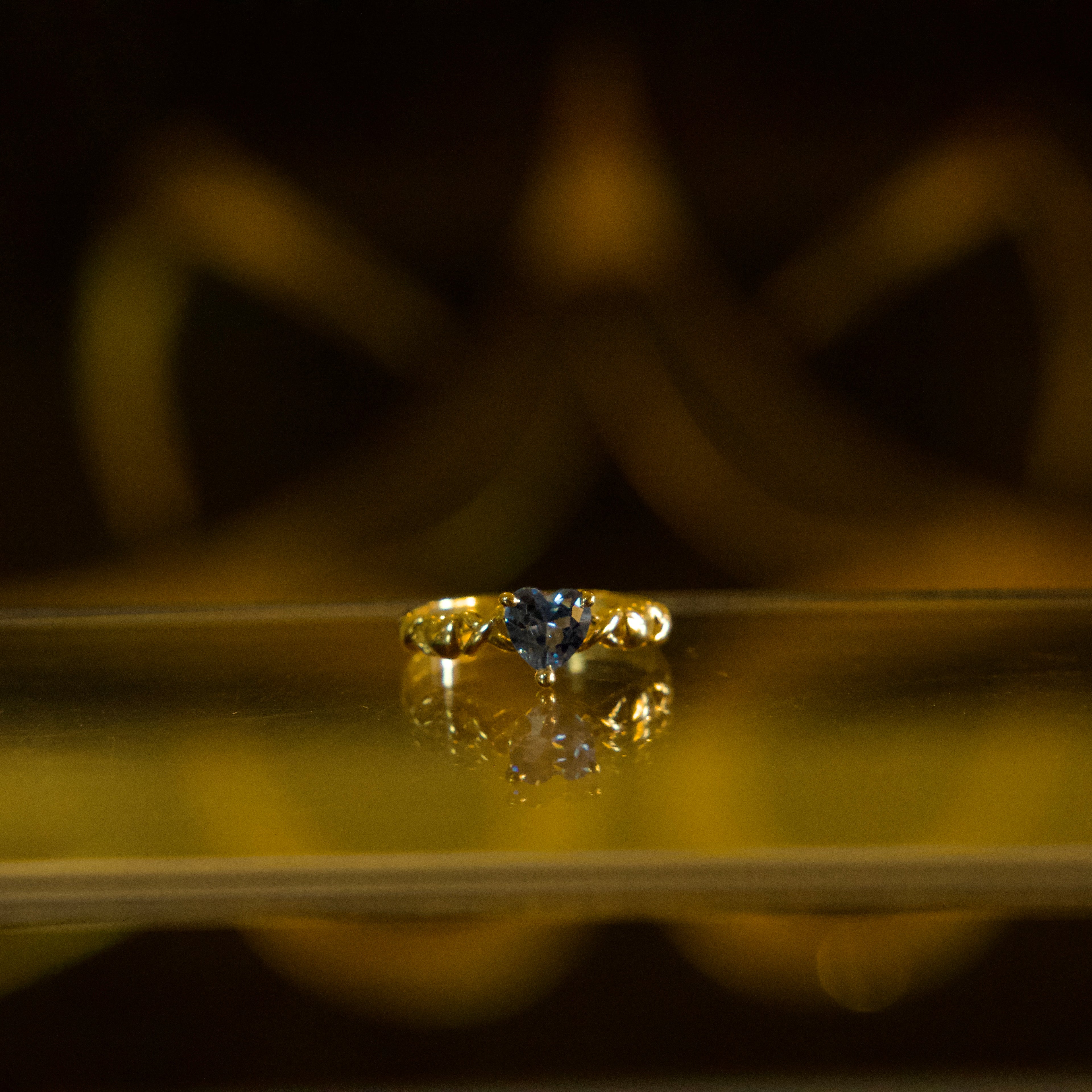 Anillo con Corazón Celeste 10K