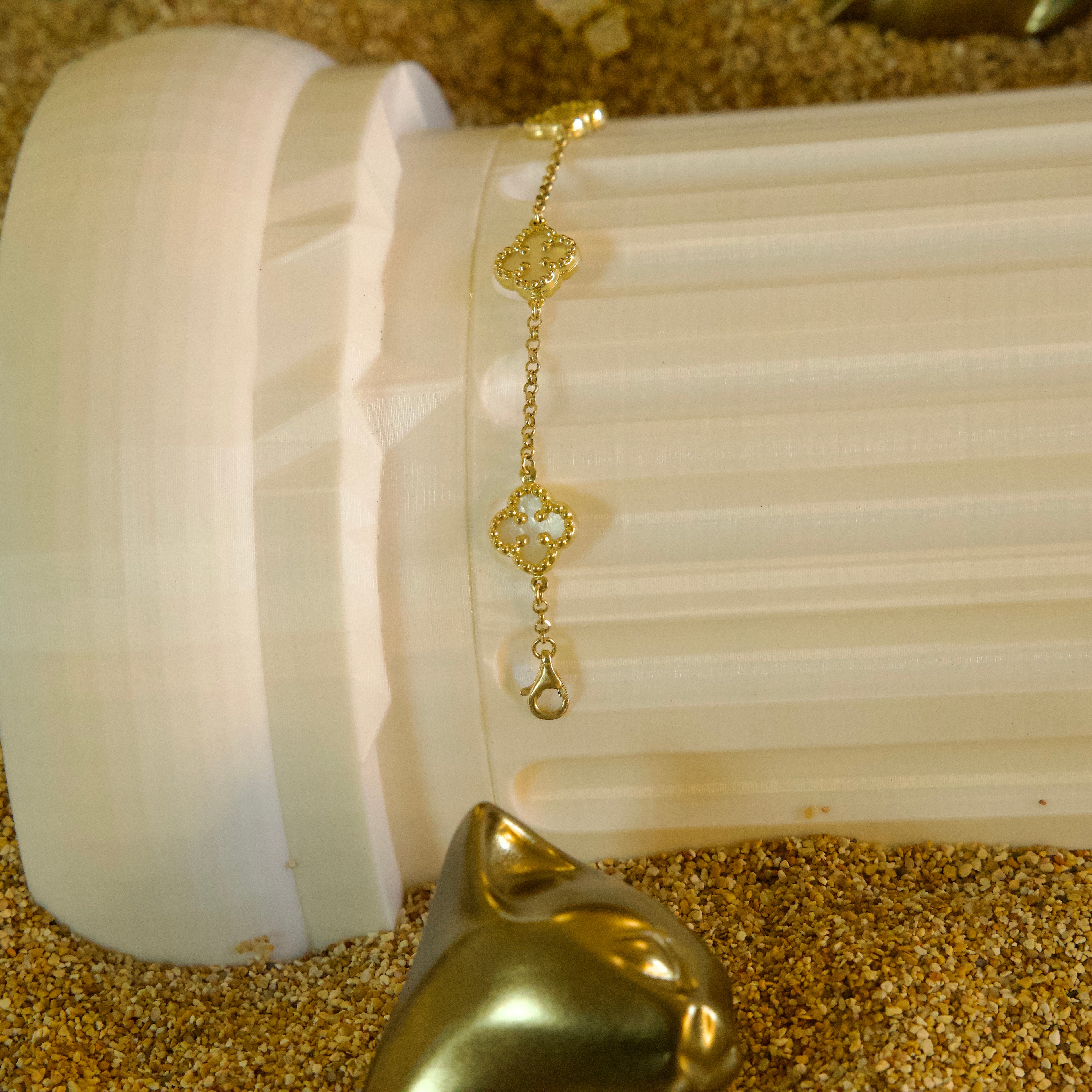 Pulsera Van Cleef blanca mediana 10K