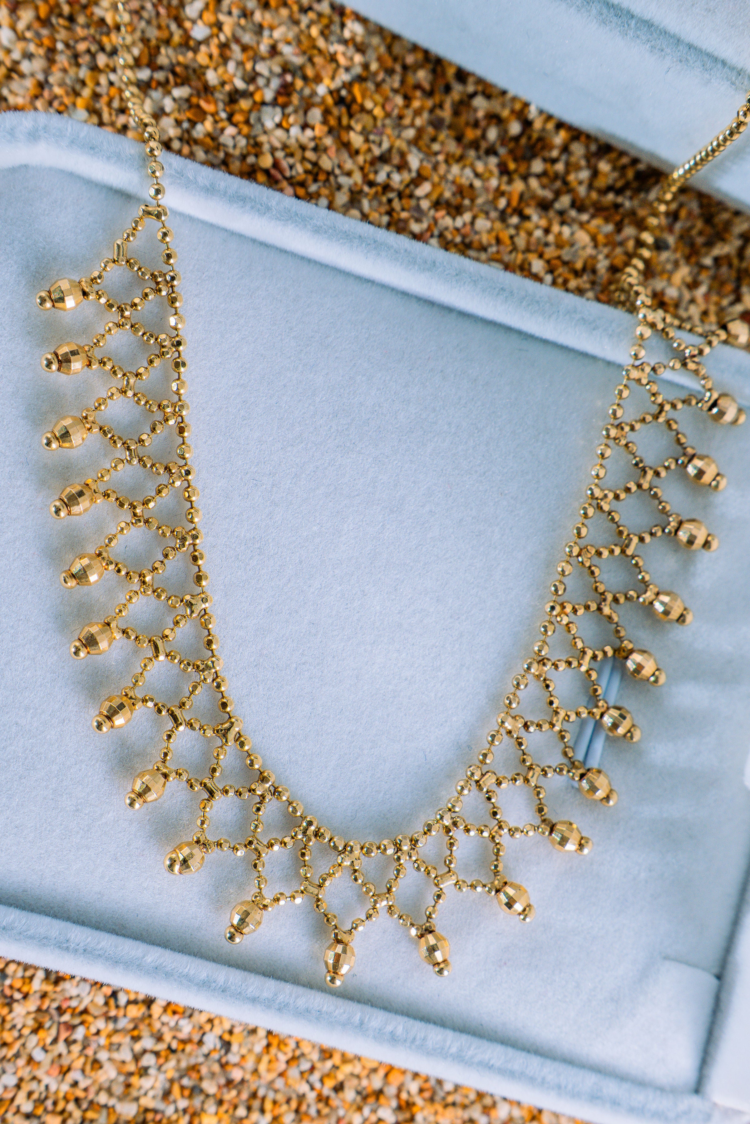 Gargantilla elegante de bolitas 14K