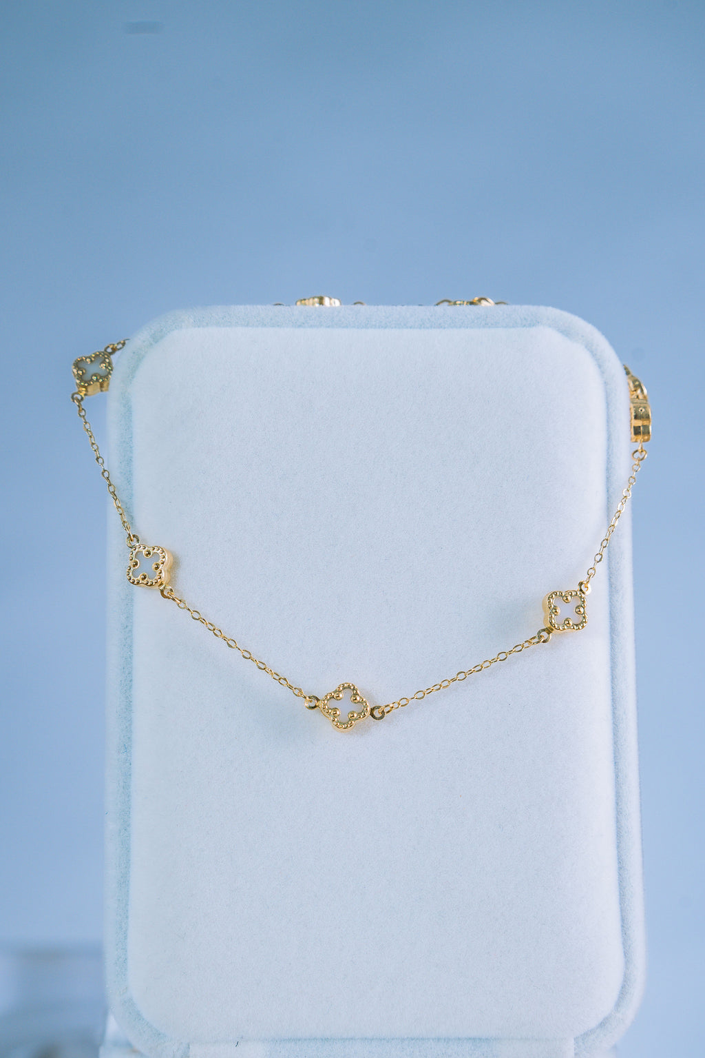 Pulso Van Cleef pequeño blanco 10K