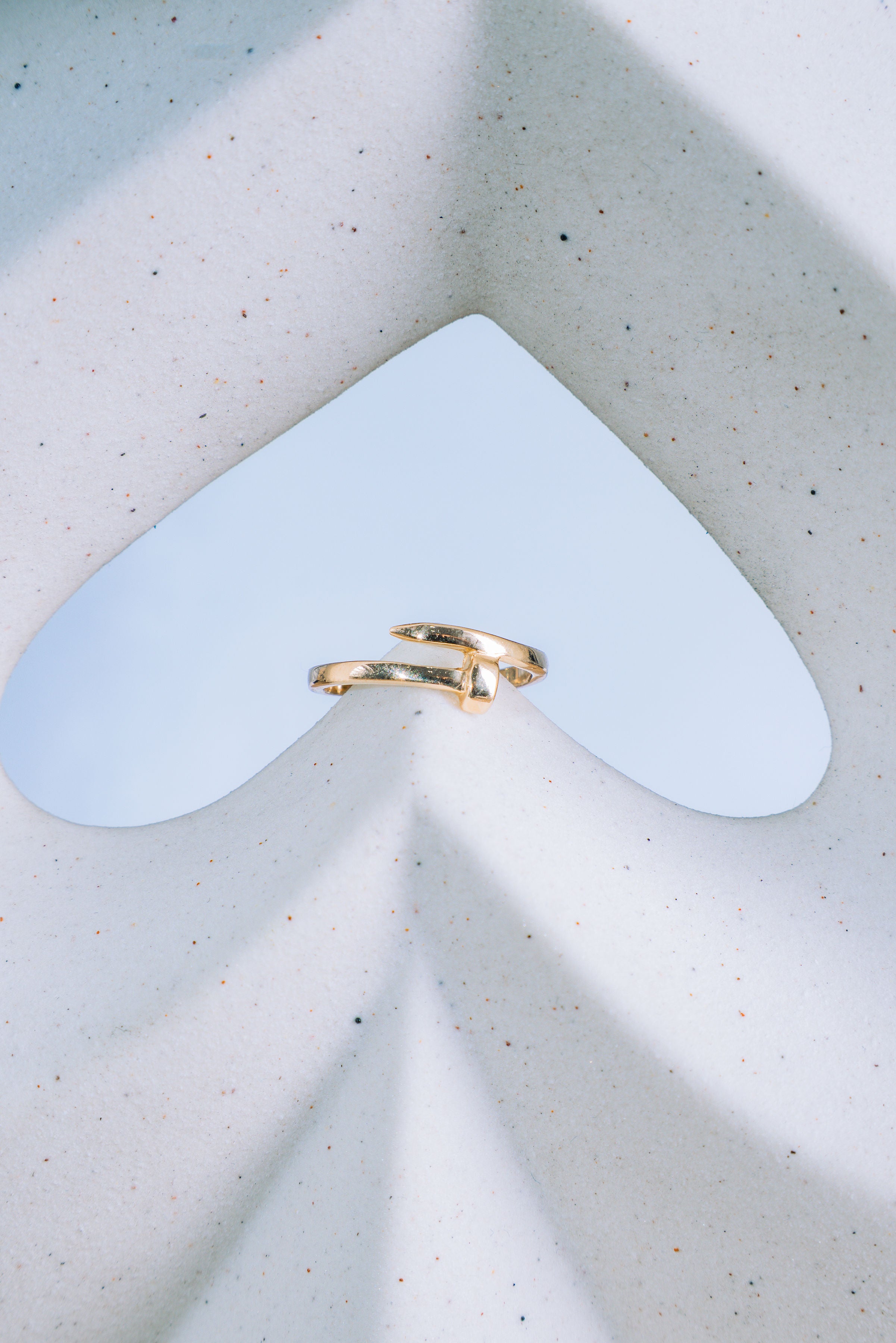 Anillo de clavo liso 10K