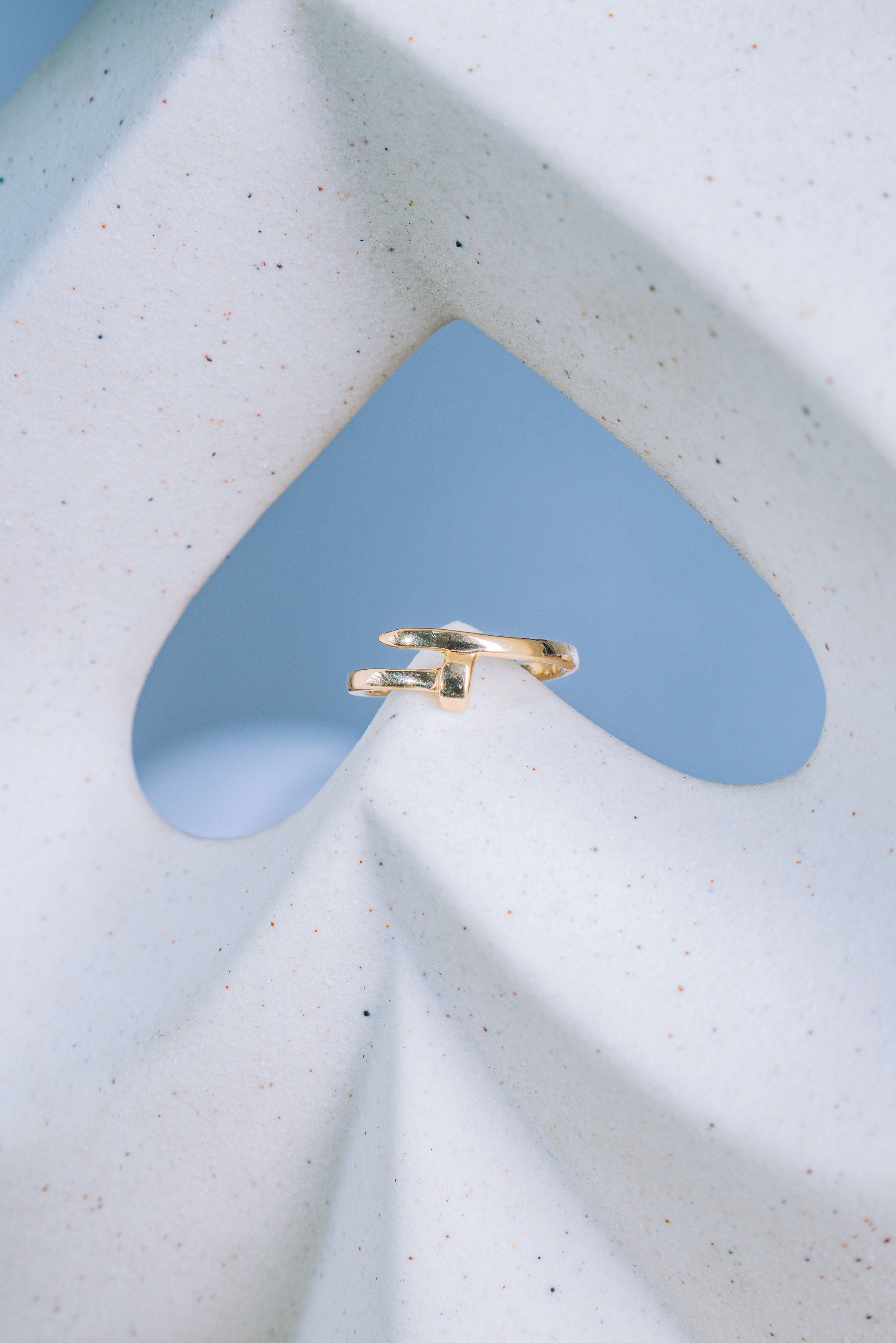 Anillo de clavo liso 10K