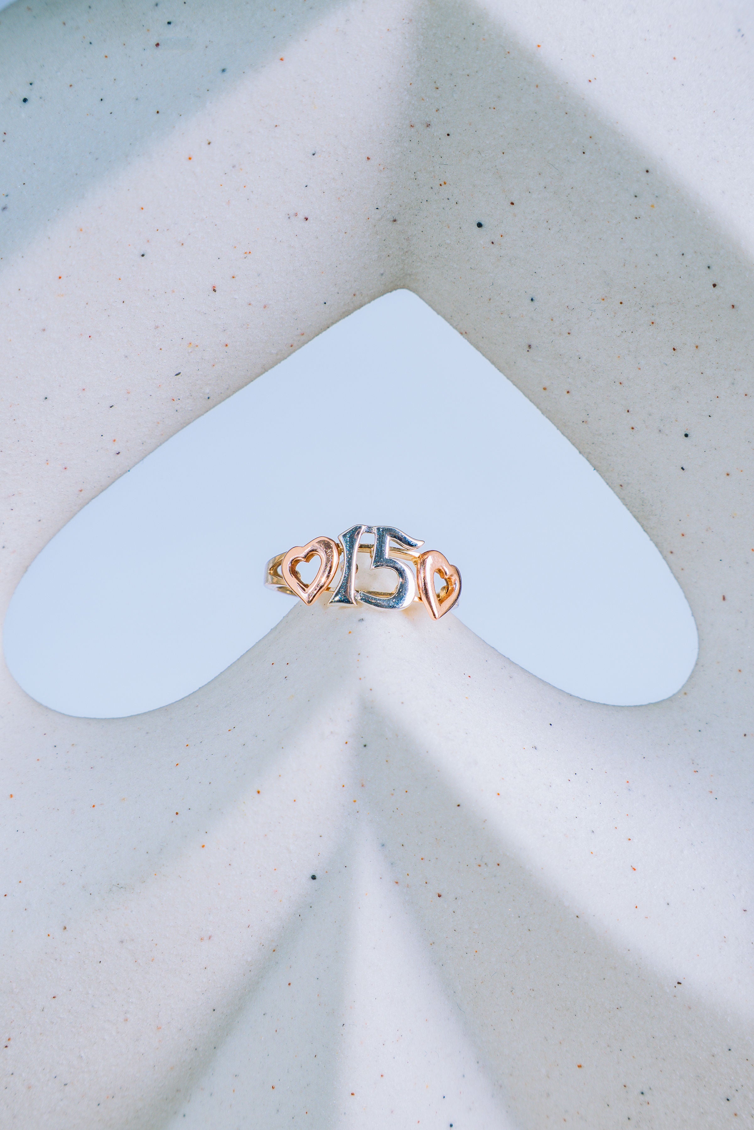 Anillo de 15 años 2 corazones 3 oros 14K