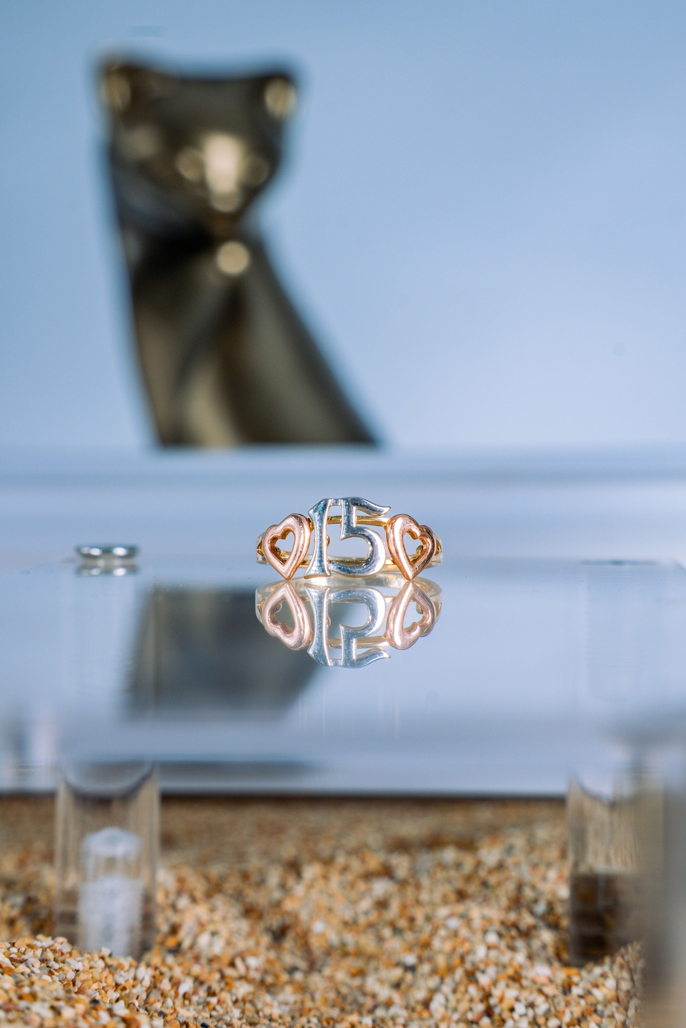 Anillo de 15 años 2 corazones 3 oros 14K