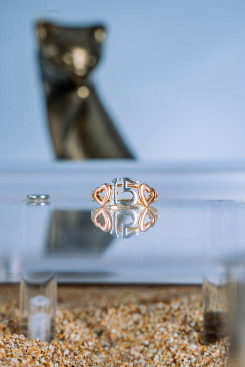 Anillo de 15 años 2 corazones 3 oros 14K