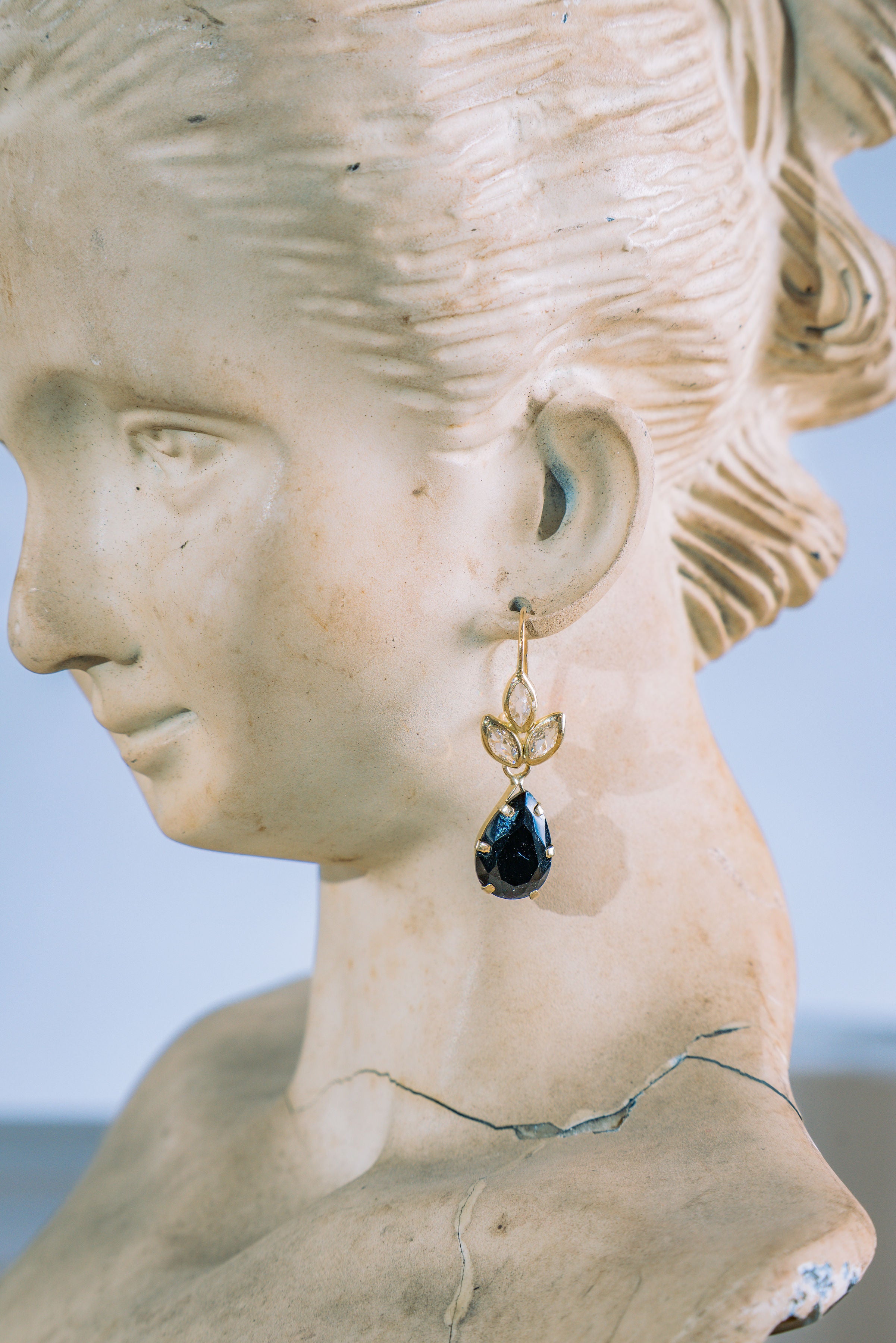 Aretes de gota negra 10K