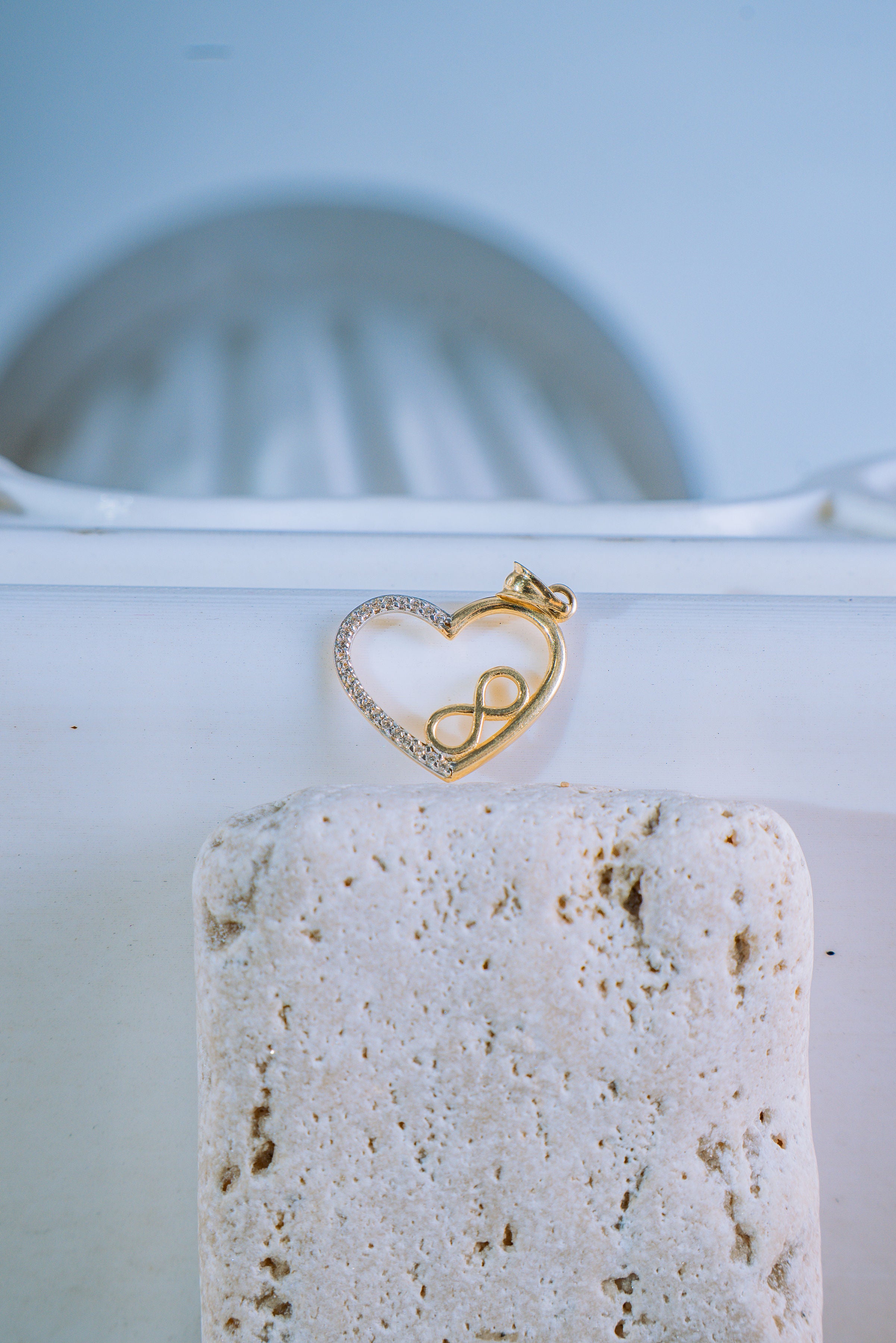 Dije de corazón con infinito en medio 14K