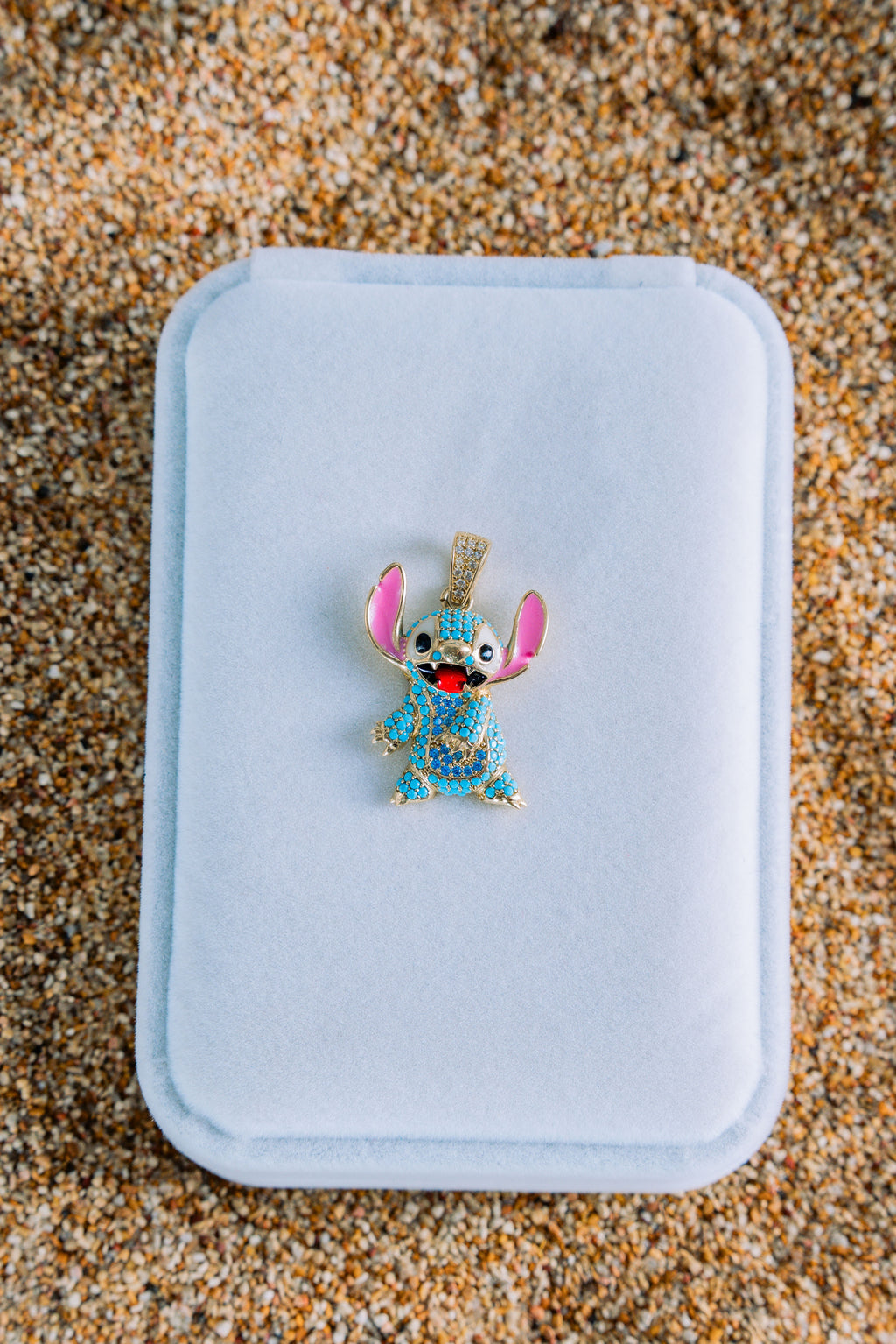 Dije de Stitch 10K