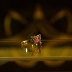 Anillo de Mariposa con Zirconias Fucsia 10K