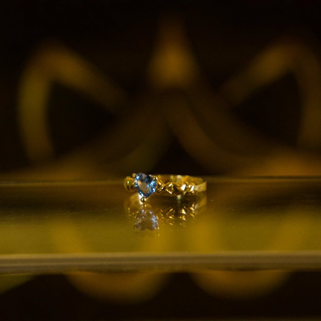 Anillo con Corazón Celeste 10K