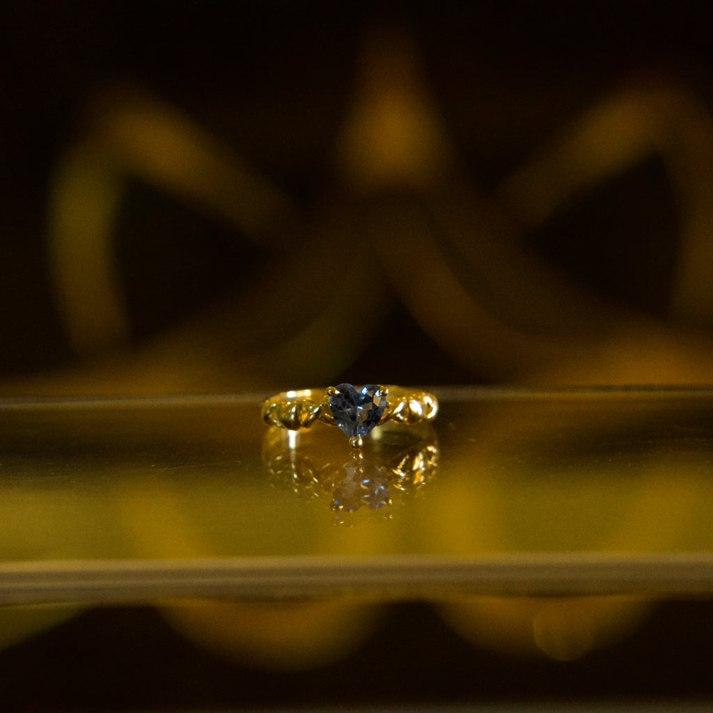 Anillo con Corazón Celeste 10K