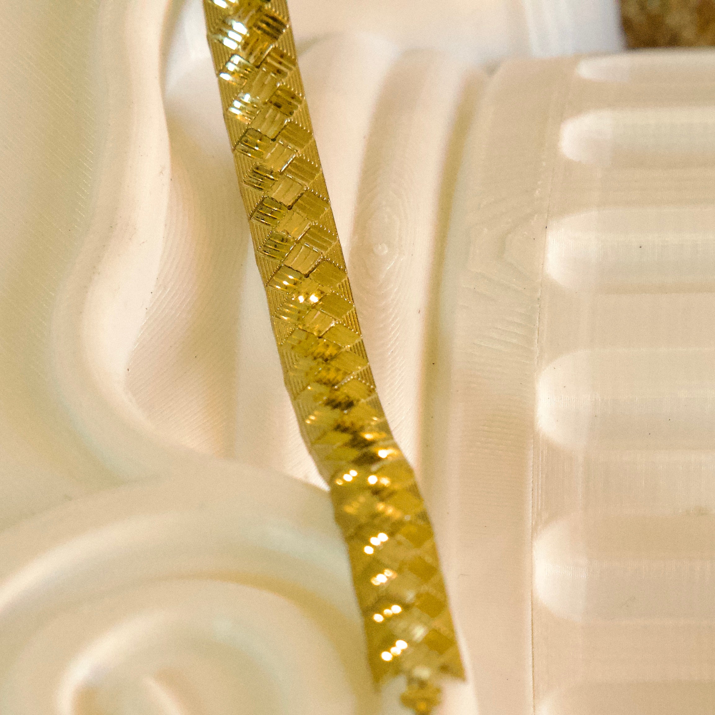 Pulsera plana para dama 10K