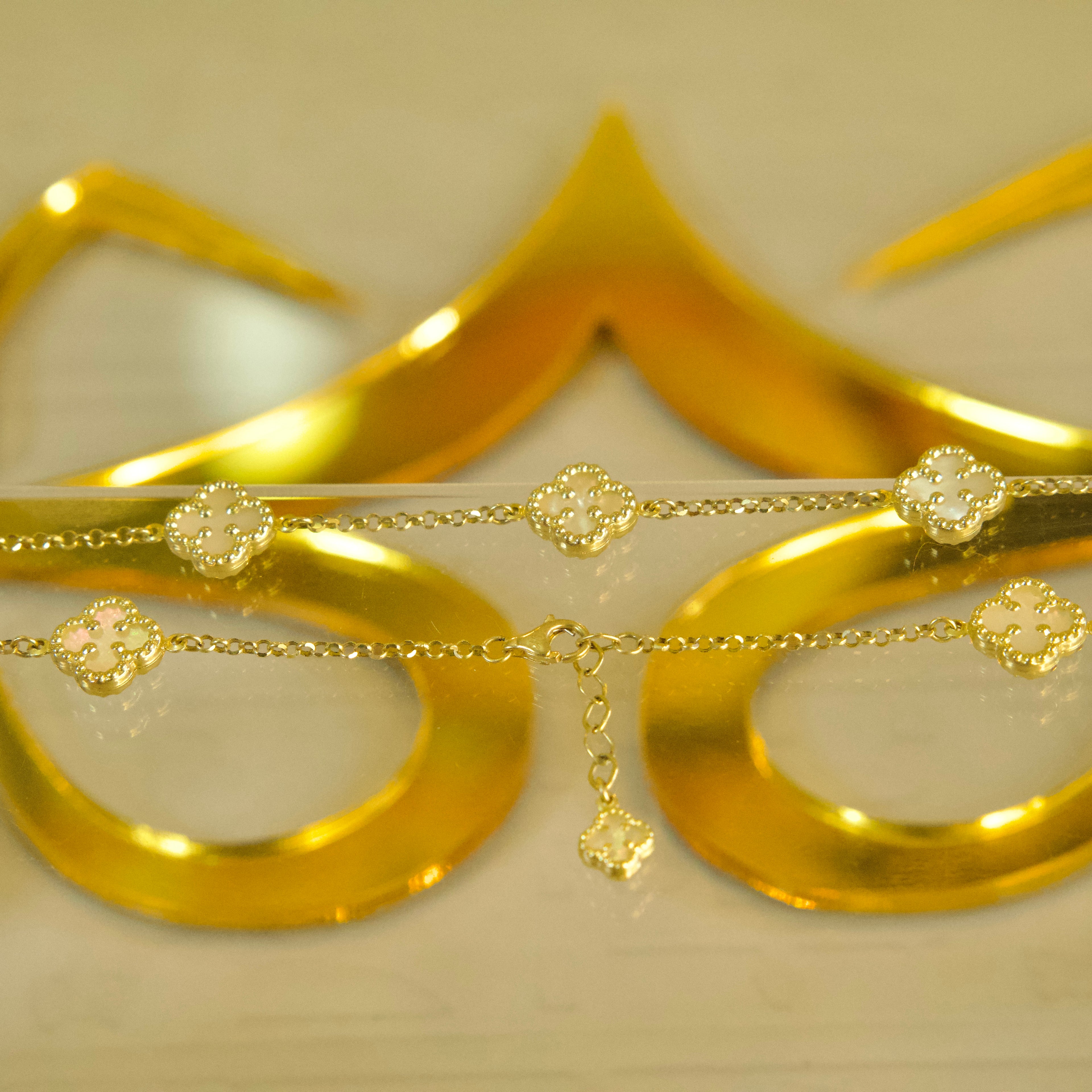 Cadena Van Cleef blanca mediana 10K