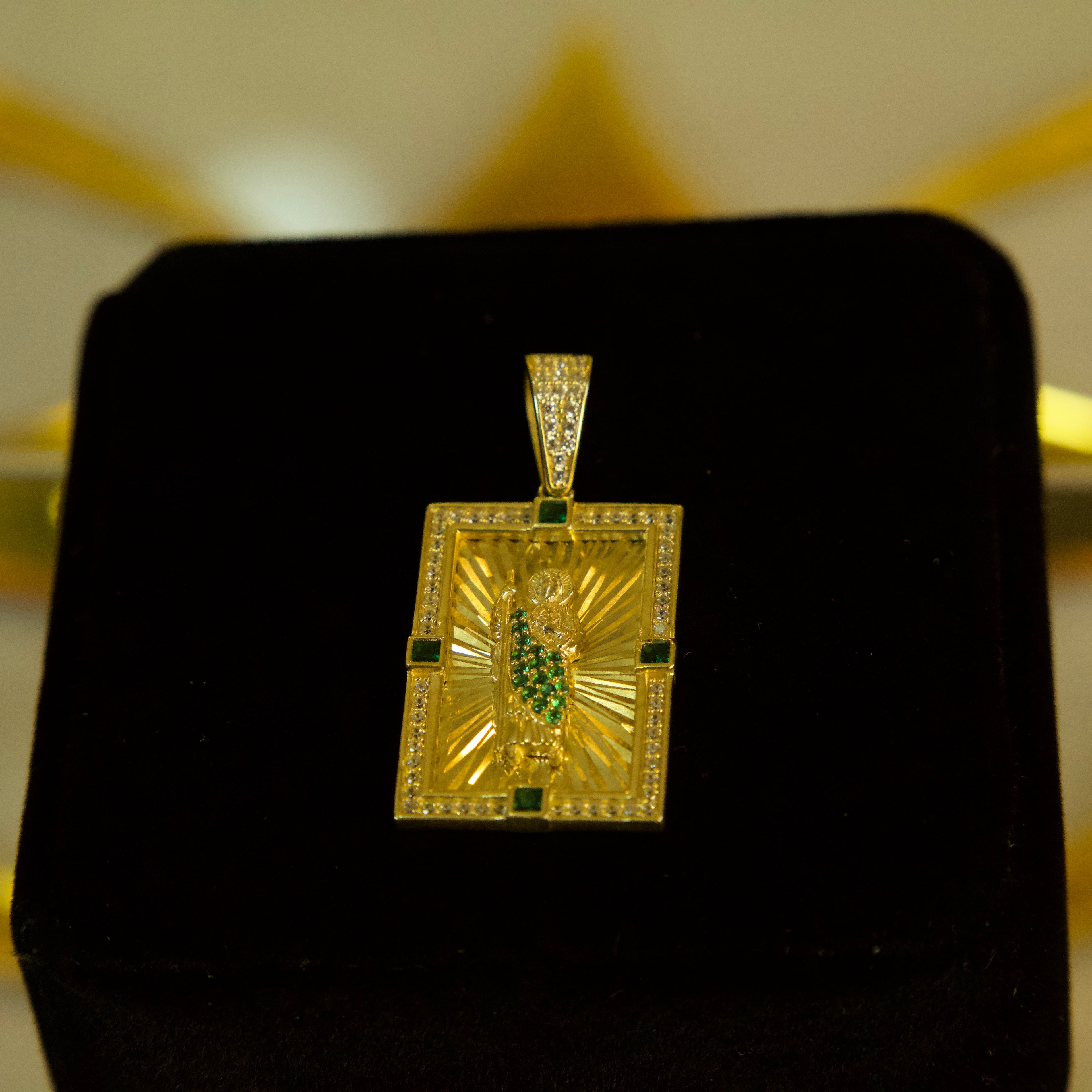 Dije de San Judas con zirconias 10K