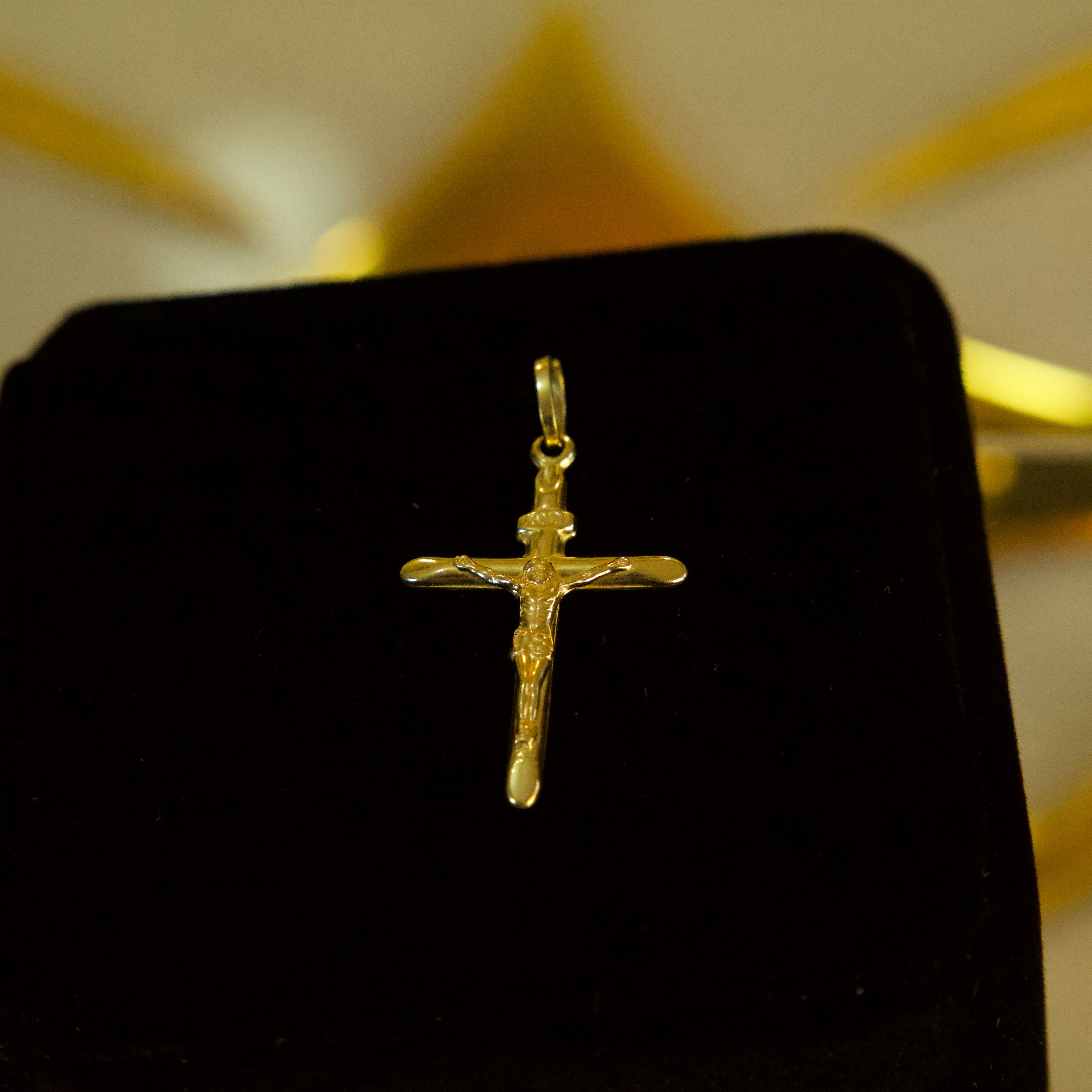 Dije de Crucifijo 10K