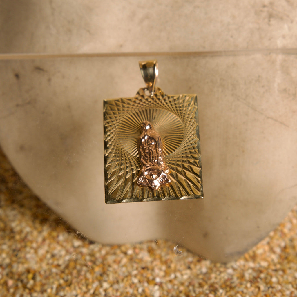 Dije de Virgen de Guadalupe dos oros 14K