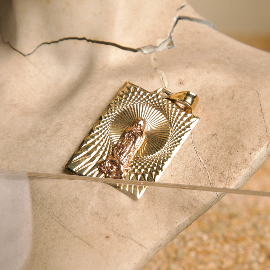 Dije de Virgen de Guadalupe dos oros 14K
