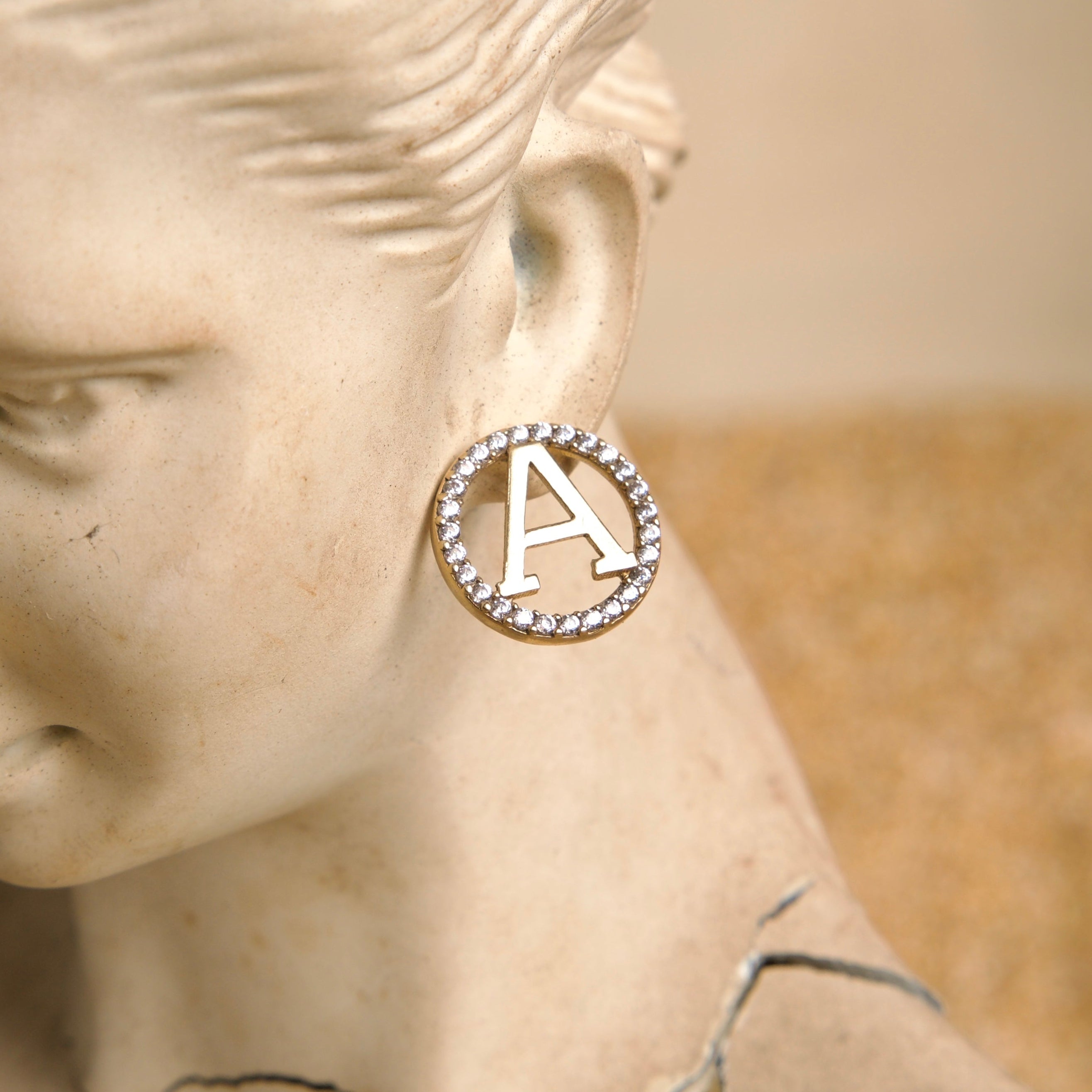 Aretes con la letra A 10K