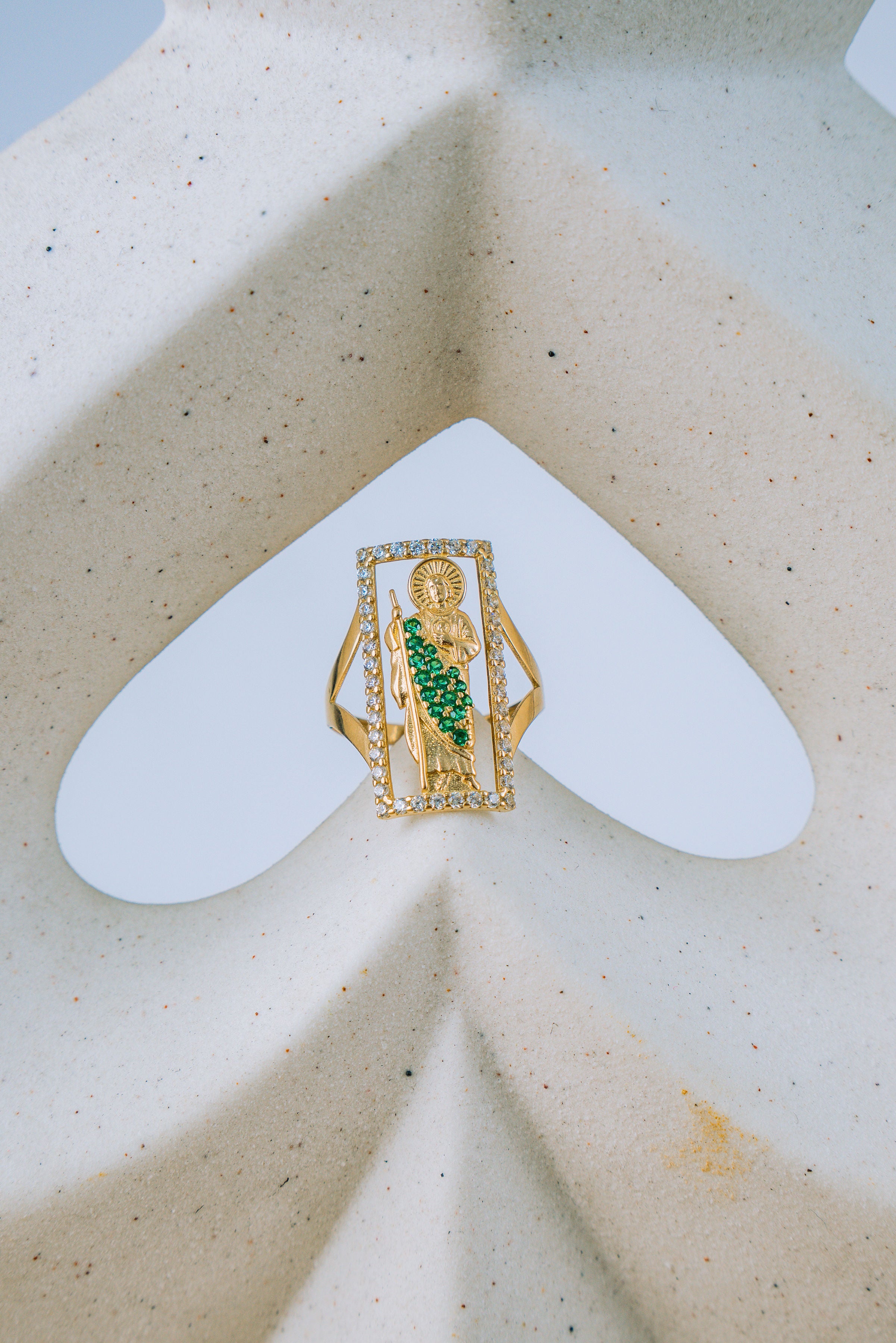 Anillo rectangular de San Judas 10K