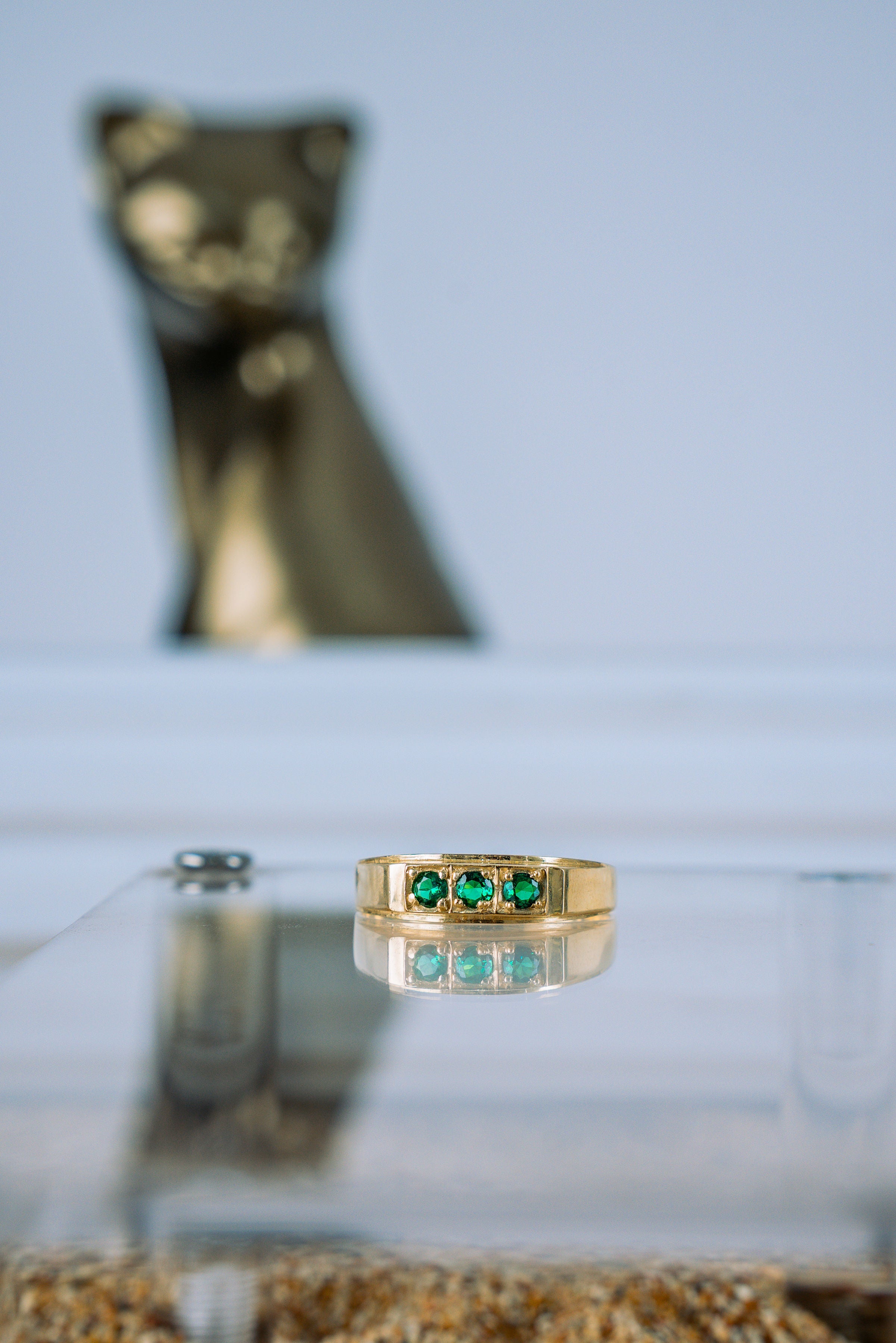Anillo para caballero piedras verdes 10K