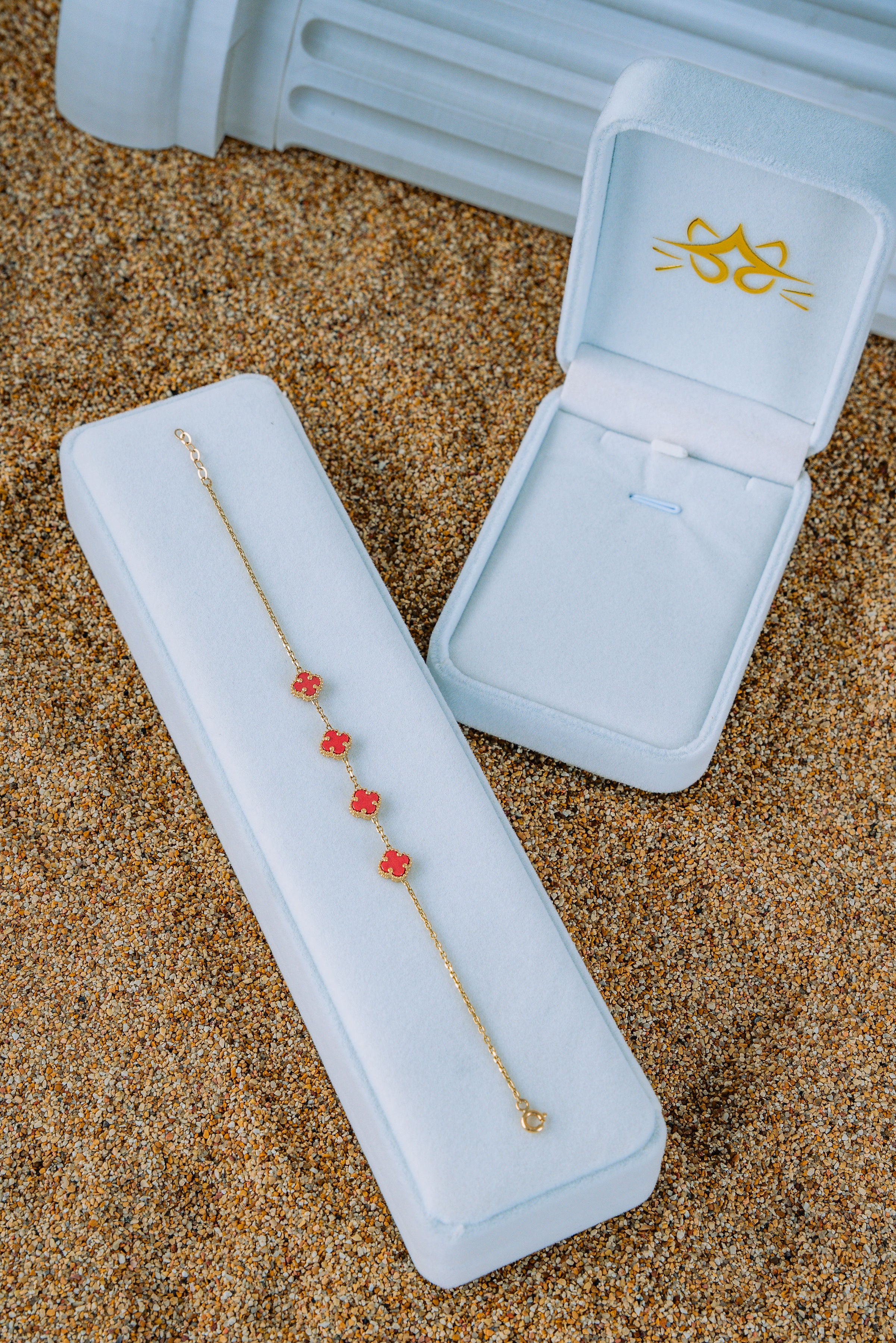 Pulsera 4 treboles rojos 10K