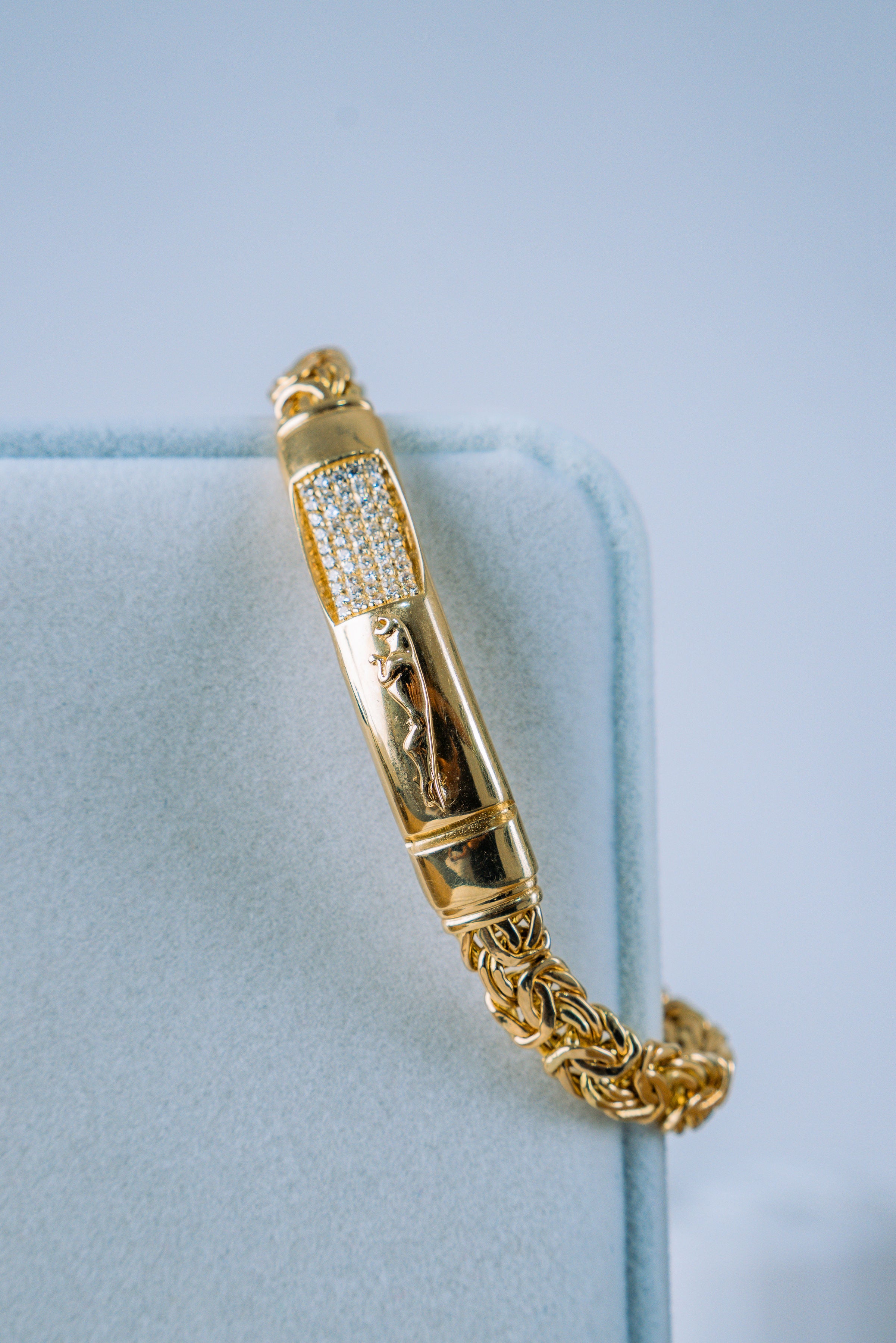 Esclava bizantina placa con puma 14K