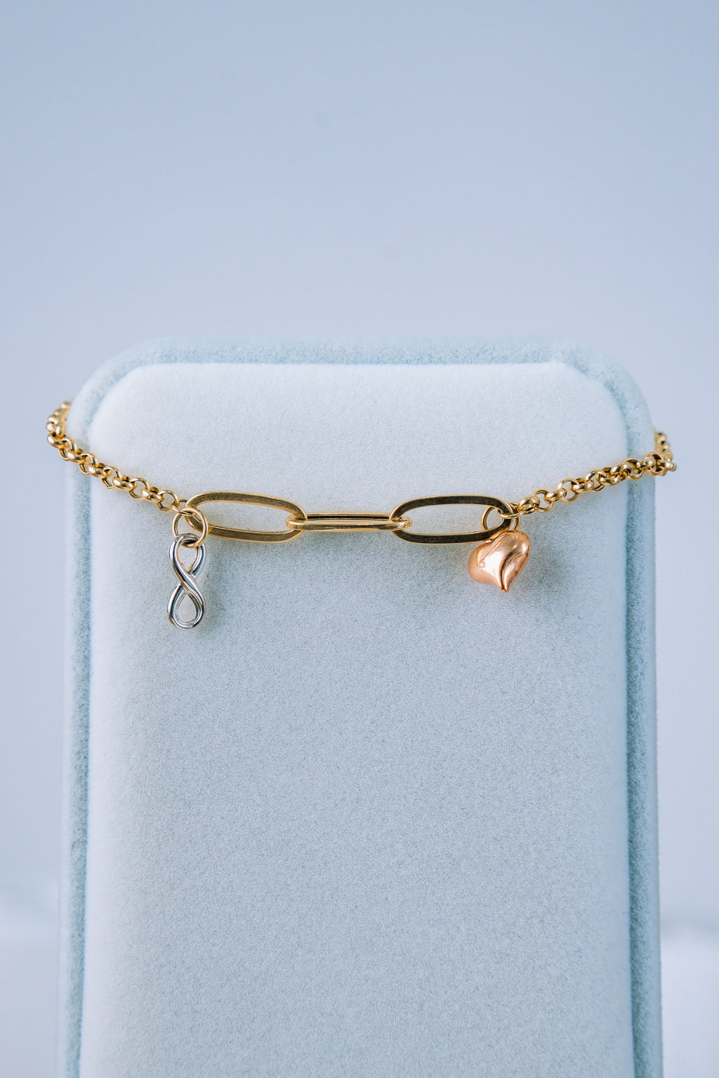 Pulsera vacía con dije infinito y corazón 3 oros 10K