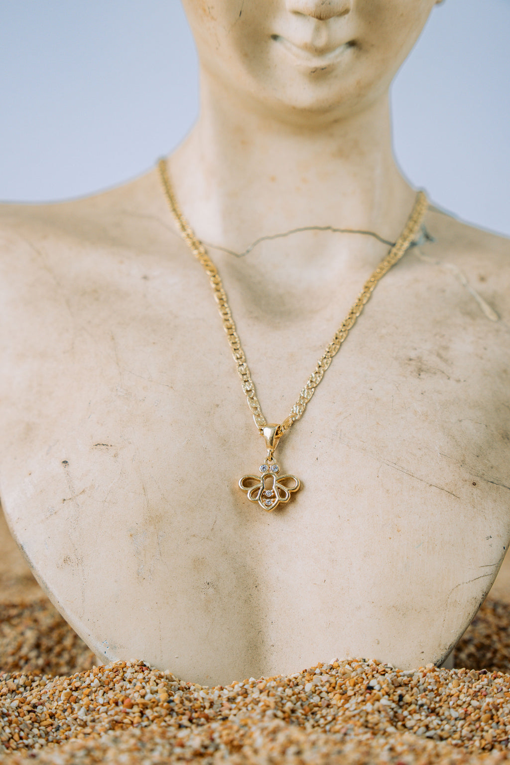 Dije de abeja pequeño 10K