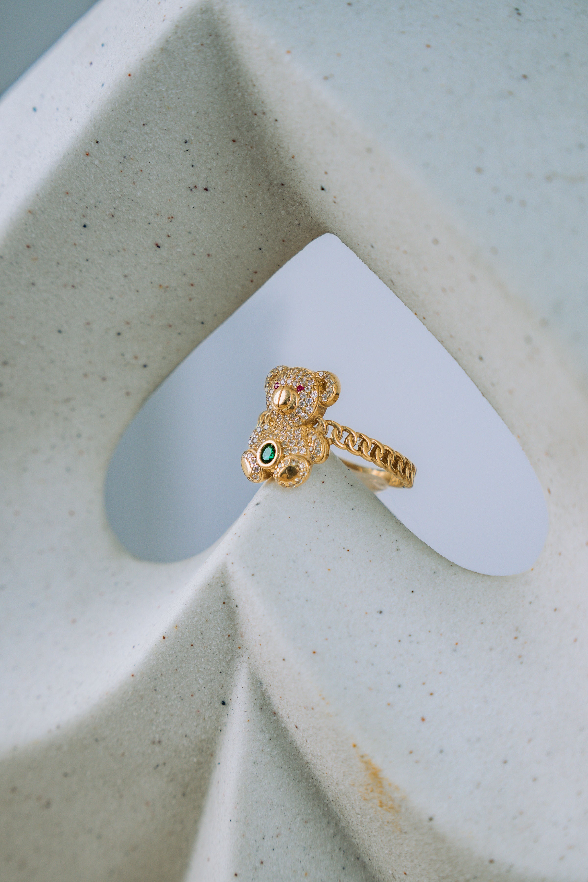 Anillo de osito piedra verde 14K
