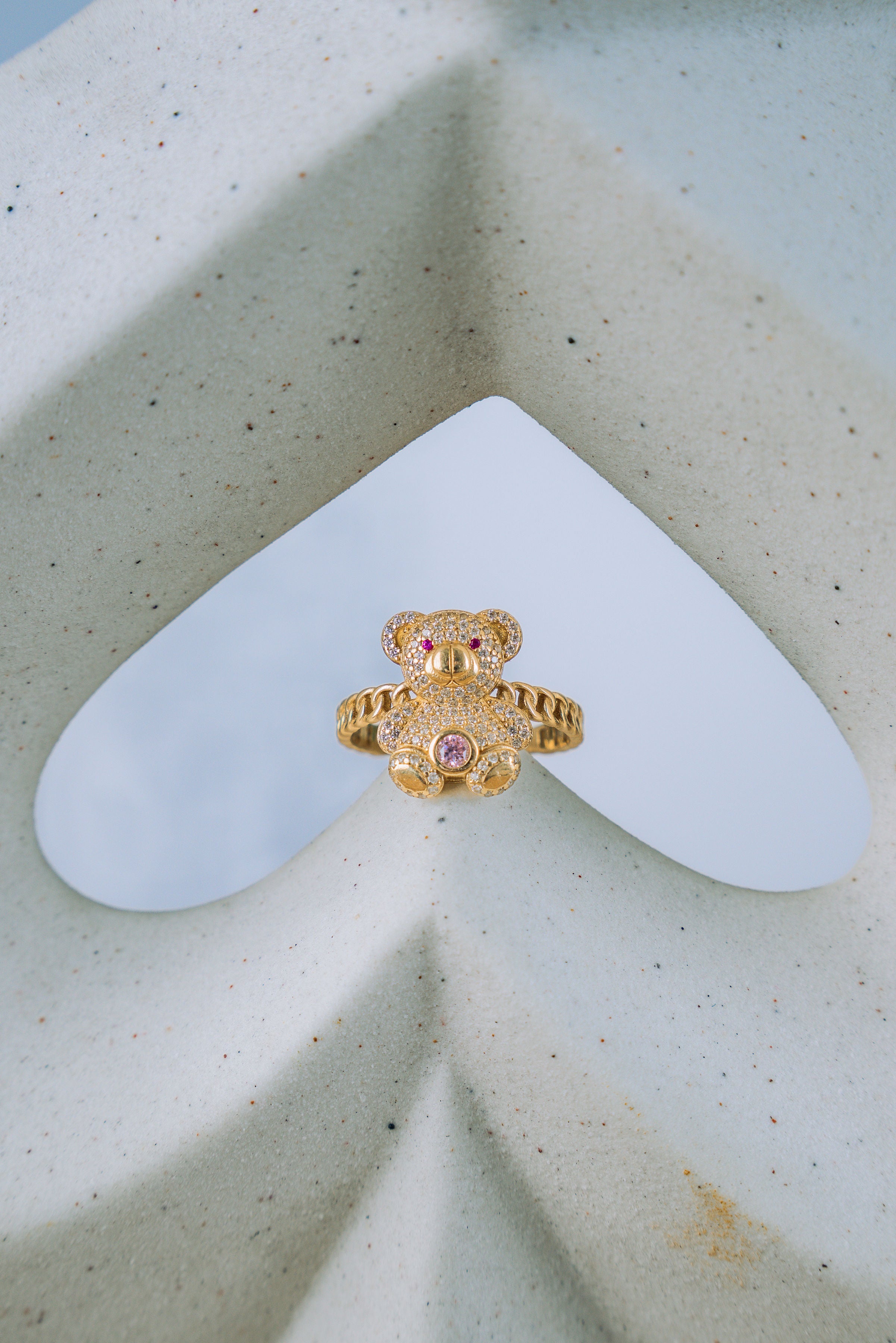 Anillo de oso piedra rosada 14K