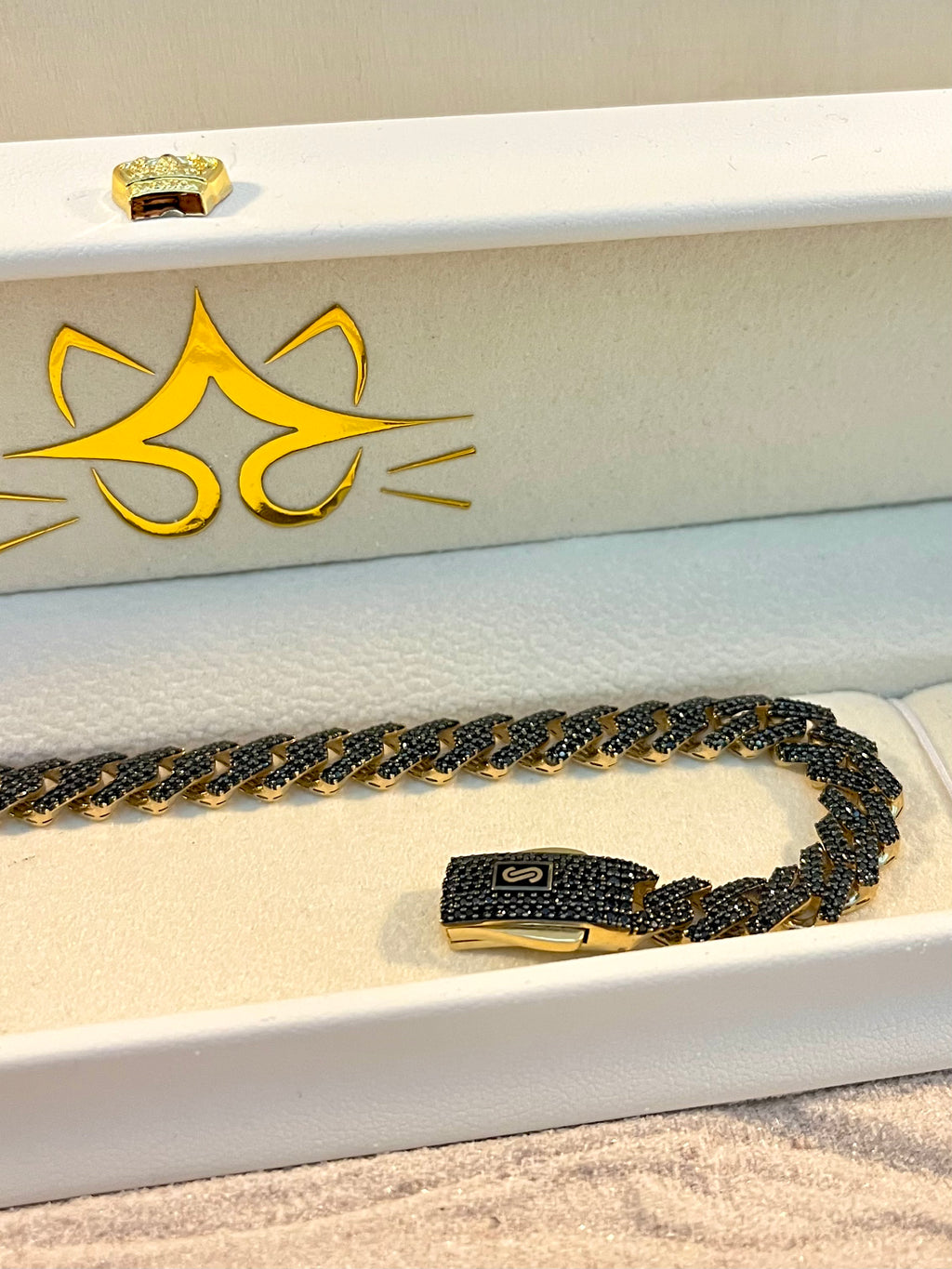 Pulsera Monaco con piedras negras 10K