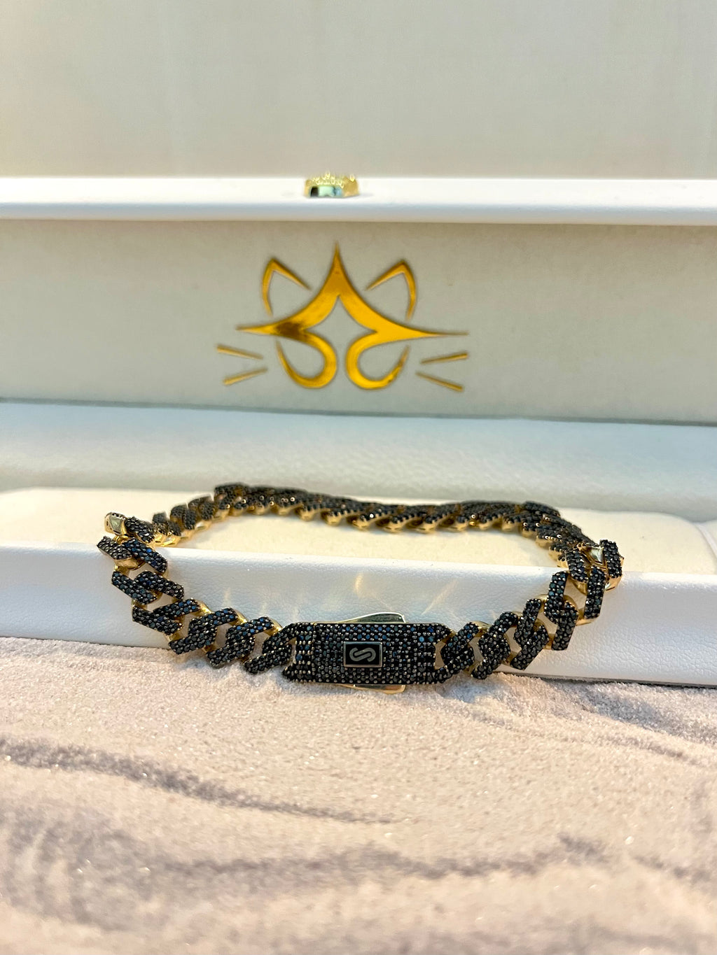 Pulsera Monaco con piedras negras 10K