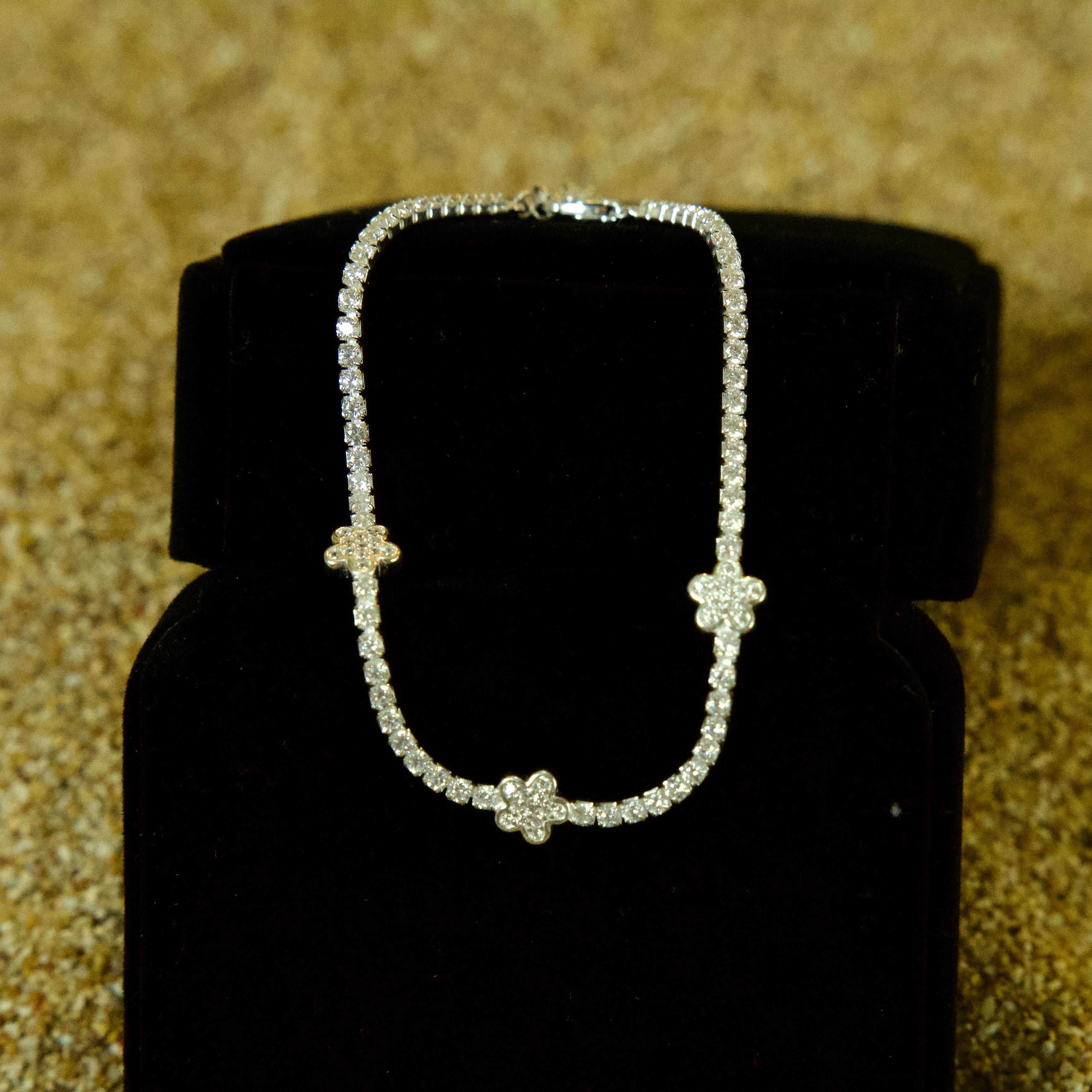 Pulsera de Plata de Flores con piedritas blancas