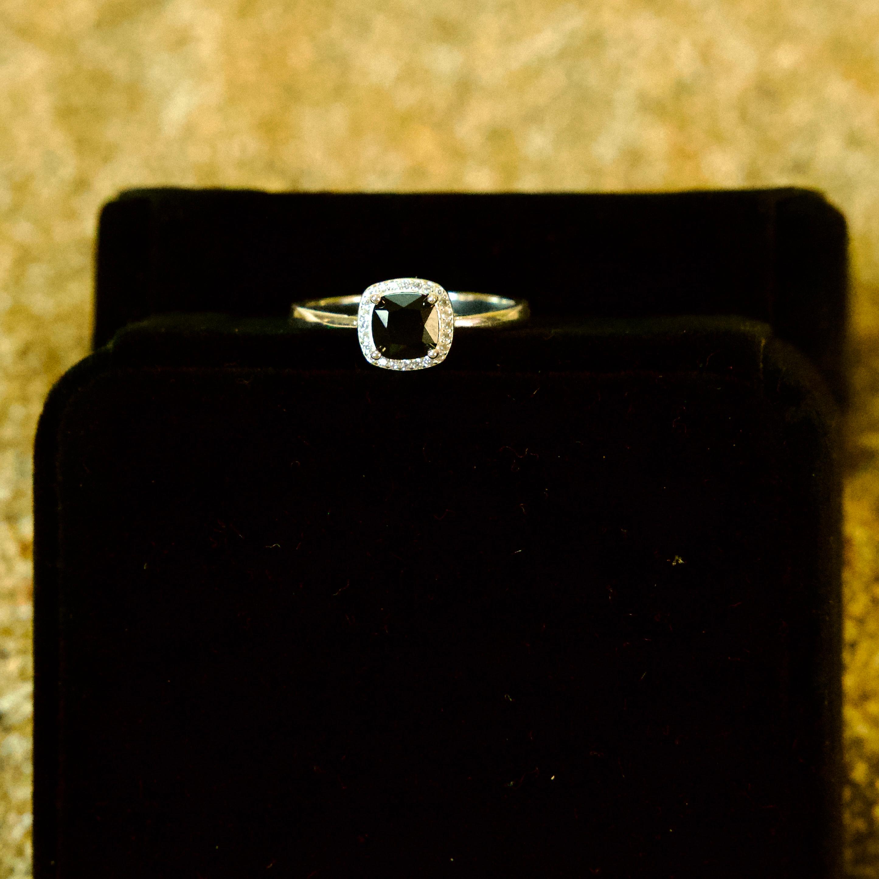 Anillo de Plata con piedra negra cuadrada